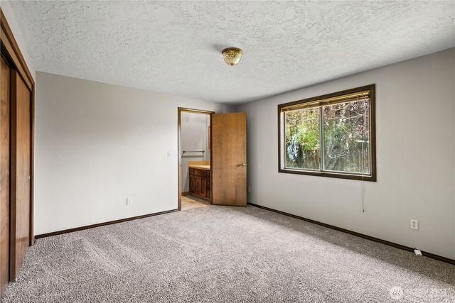 5628 Finch Drive, Longview, WA 98632