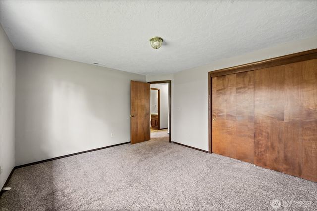 5628 Finch Drive, Longview, WA 98632