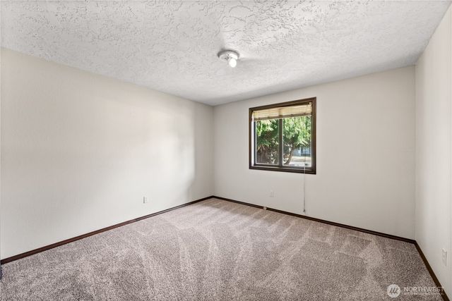 5628 Finch Drive, Longview, WA 98632
