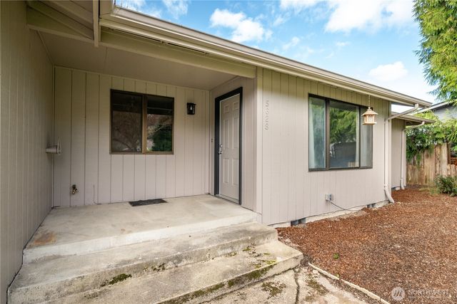 5628 Finch Drive, Longview, WA 98632