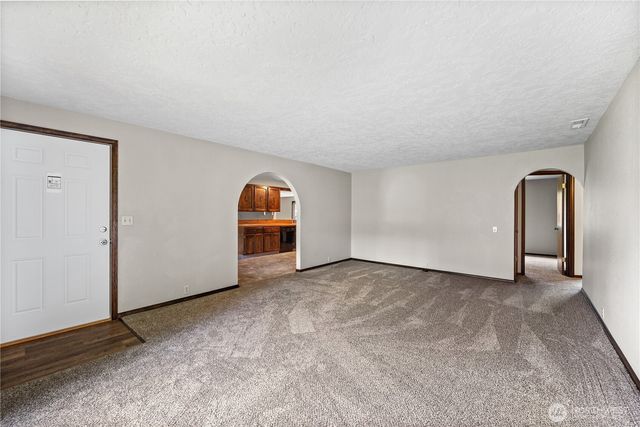 5628 Finch Drive, Longview, WA 98632