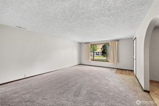 5628 Finch Drive, Longview, WA 98632