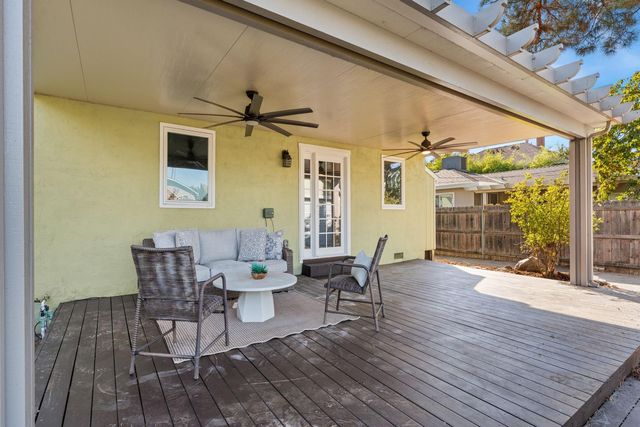 2185 6th Ave, Sacramento, CA 95818