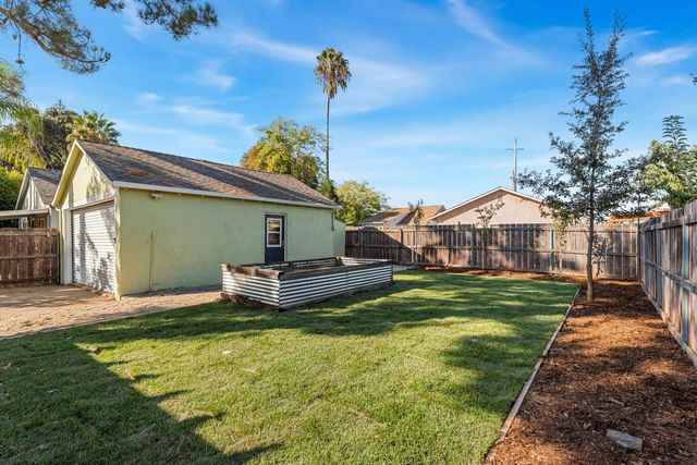 2185 6th Ave, Sacramento, CA 95818