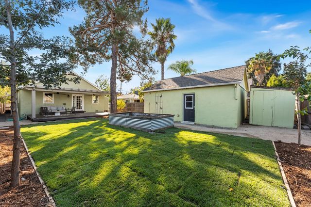 2185 6th Ave, Sacramento, CA 95818