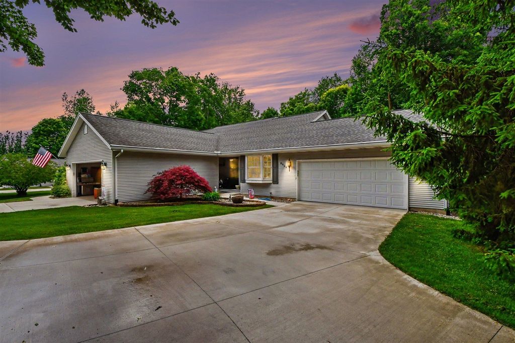 6920 Beechwood Drive, Saranac, MI 48881