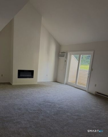 28 Rose Lane 20, Danbury, CT 06811