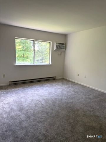 28 Rose Lane 20, Danbury, CT 06811