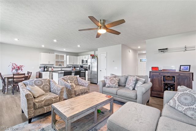 5248 Decker Street, Barberton, OH 44203