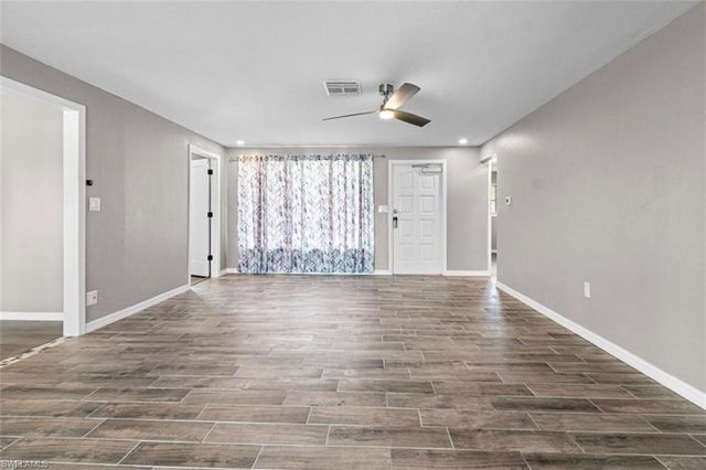 1220 SE 32nd ST, Cape Coral, FL 33904