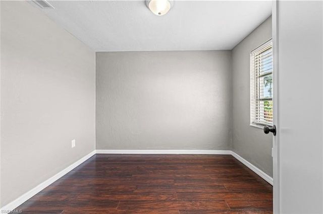 1220 SE 32nd ST, Cape Coral, FL 33904