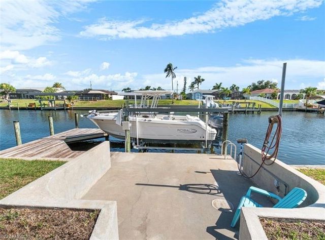 1220 SE 32nd ST, Cape Coral, FL 33904