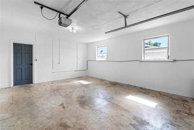 1220 SE 32nd ST, Cape Coral, FL 33904