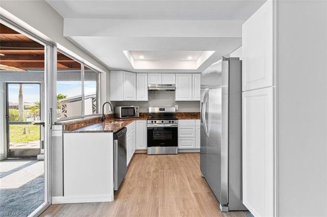 1220 SE 32nd ST, Cape Coral, FL 33904