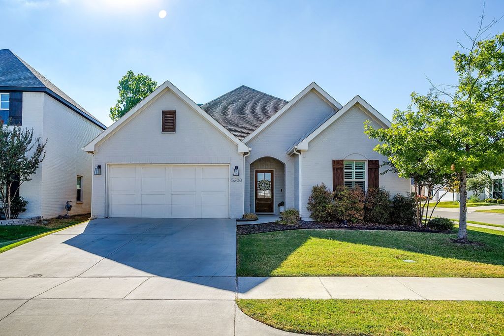 5200 Sonata Trail, Fort Worth, TX 76126 — exterior