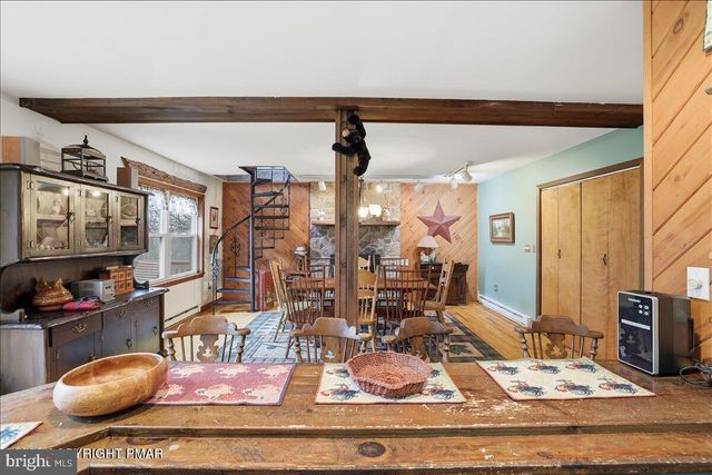 12 HIDDEN RIDGE RD, Lake Harmony, PA 18624