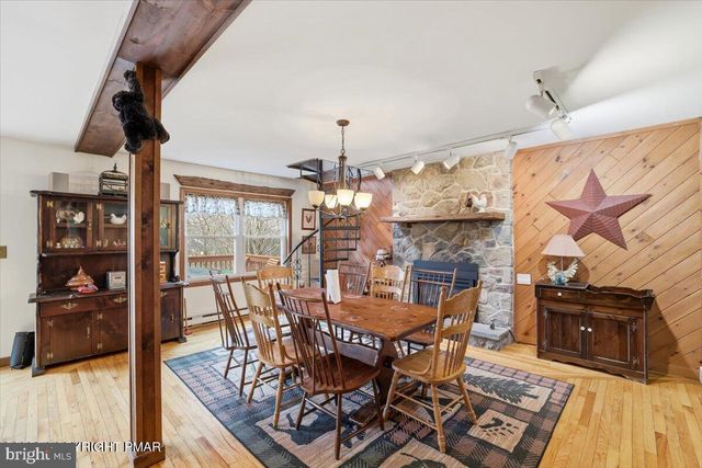 12 HIDDEN RIDGE RD, Lake Harmony, PA 18624