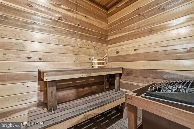 12 HIDDEN RIDGE RD, Lake Harmony, PA 18624