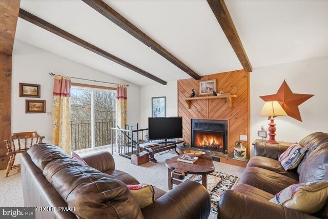12 HIDDEN RIDGE RD, Lake Harmony, PA 18624