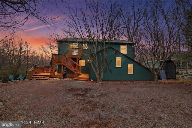 12 HIDDEN RIDGE RD, Lake Harmony, PA 18624