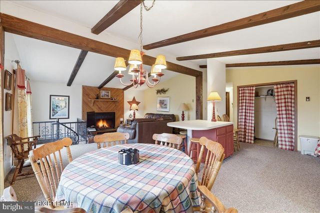 12 HIDDEN RIDGE RD, Lake Harmony, PA 18624