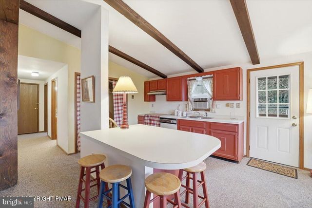 12 HIDDEN RIDGE RD, Lake Harmony, PA 18624