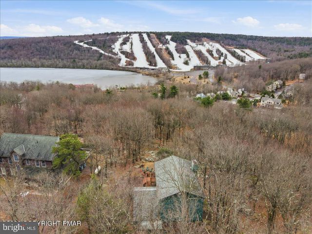12 HIDDEN RIDGE RD, Lake Harmony, PA 18624