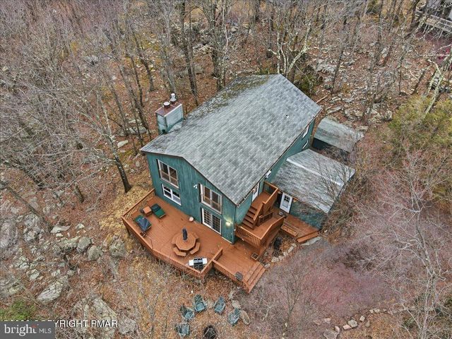 12 HIDDEN RIDGE RD, Lake Harmony, PA 18624