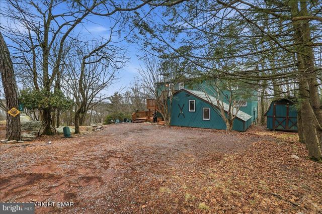 12 HIDDEN RIDGE RD, Lake Harmony, PA 18624