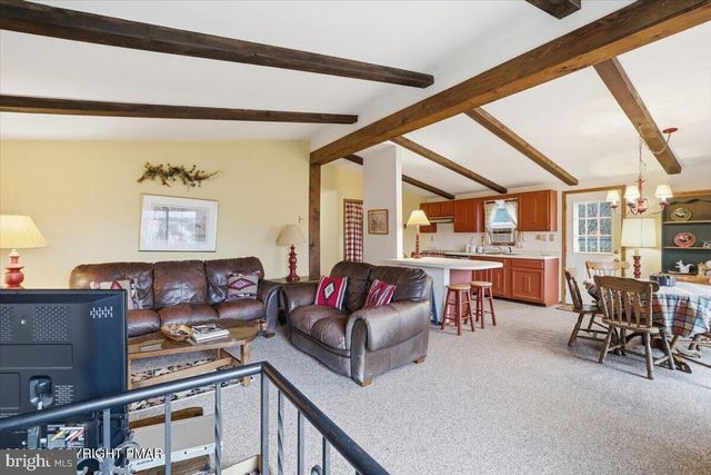 12 HIDDEN RIDGE RD, Lake Harmony, PA 18624