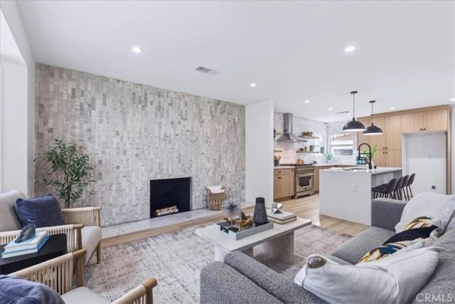 3825 Edgehill Drive, Los Angeles, CA 90008