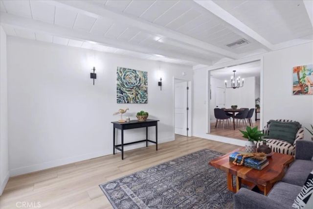 3825 Edgehill Drive, Los Angeles, CA 90008