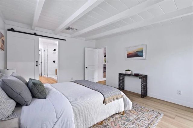 3825 Edgehill Drive, Los Angeles, CA 90008