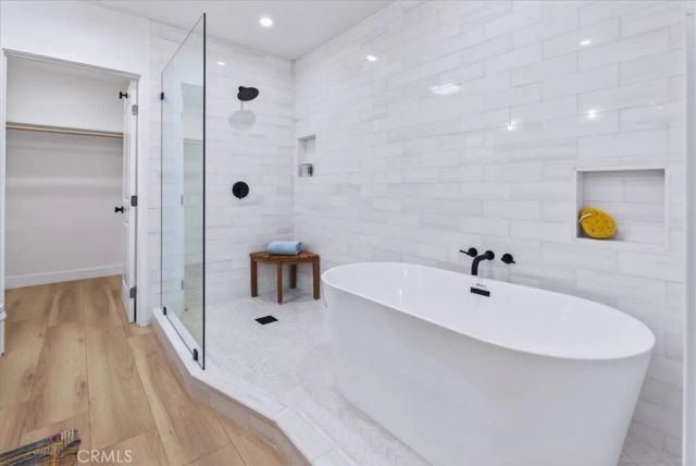 3825 Edgehill Drive, Los Angeles, CA 90008