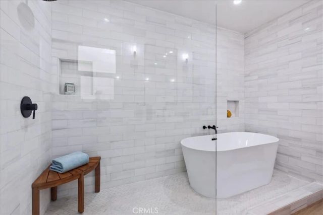 3825 Edgehill Drive, Los Angeles, CA 90008