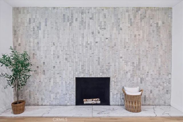 3825 Edgehill Drive, Los Angeles, CA 90008