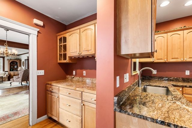 44 Orne St 44, Salem, MA 01970