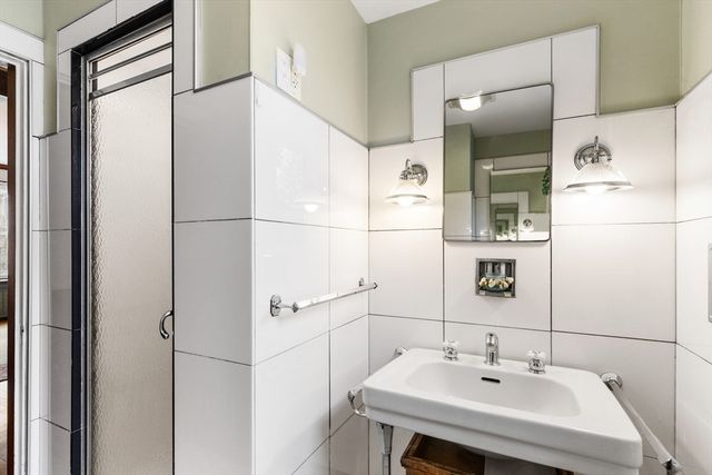 44 Orne St 44, Salem, MA 01970