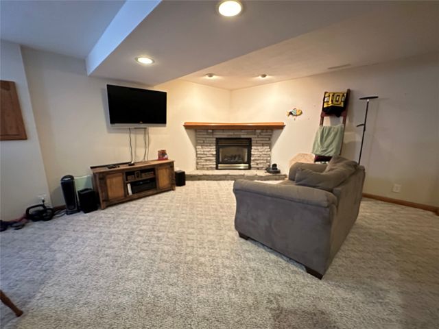 722 W Mills Street, Winterset, IA 50273