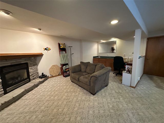 722 W Mills Street, Winterset, IA 50273