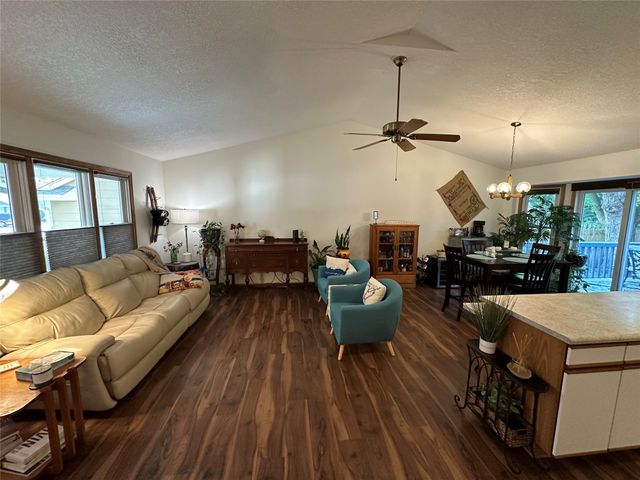 722 W Mills Street, Winterset, IA 50273