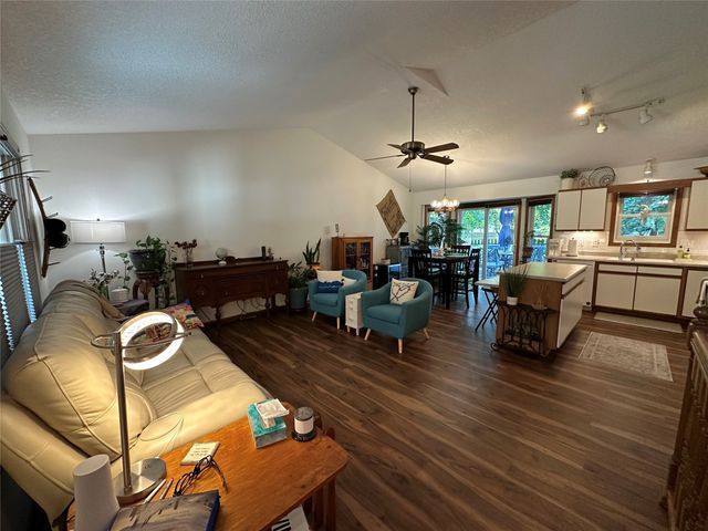 722 W Mills Street, Winterset, IA 50273