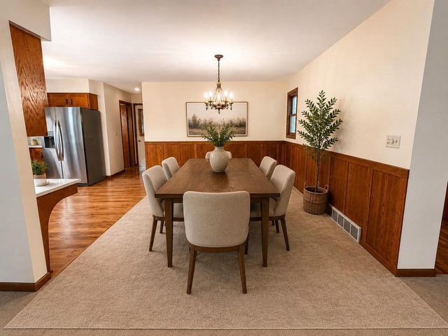 848 W SOUTH PARK AVENUE, Oshkosh, WI 54902