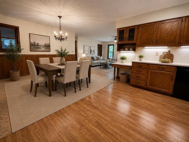 848 W SOUTH PARK AVENUE, Oshkosh, WI 54902