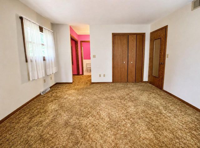 848 W SOUTH PARK AVENUE, Oshkosh, WI 54902