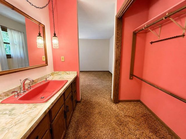 848 W SOUTH PARK AVENUE, Oshkosh, WI 54902