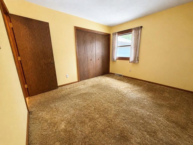 848 W SOUTH PARK AVENUE, Oshkosh, WI 54902
