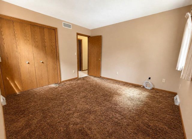 848 W SOUTH PARK AVENUE, Oshkosh, WI 54902
