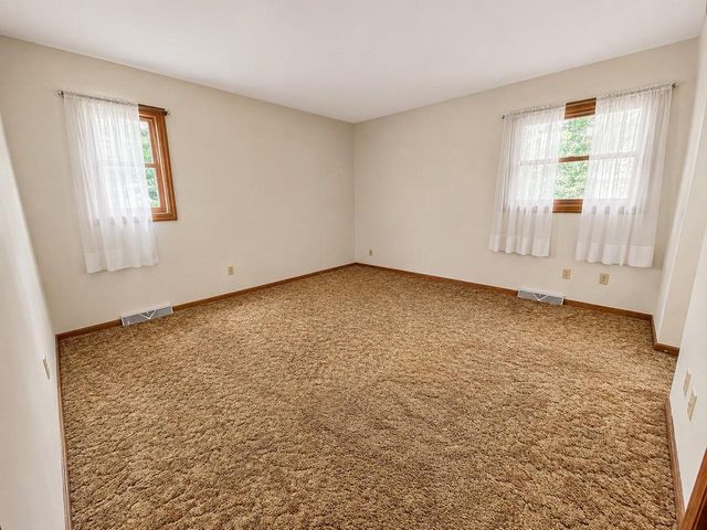 848 W SOUTH PARK AVENUE, Oshkosh, WI 54902