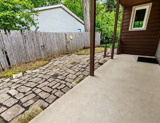 848 W SOUTH PARK AVENUE, Oshkosh, WI 54902